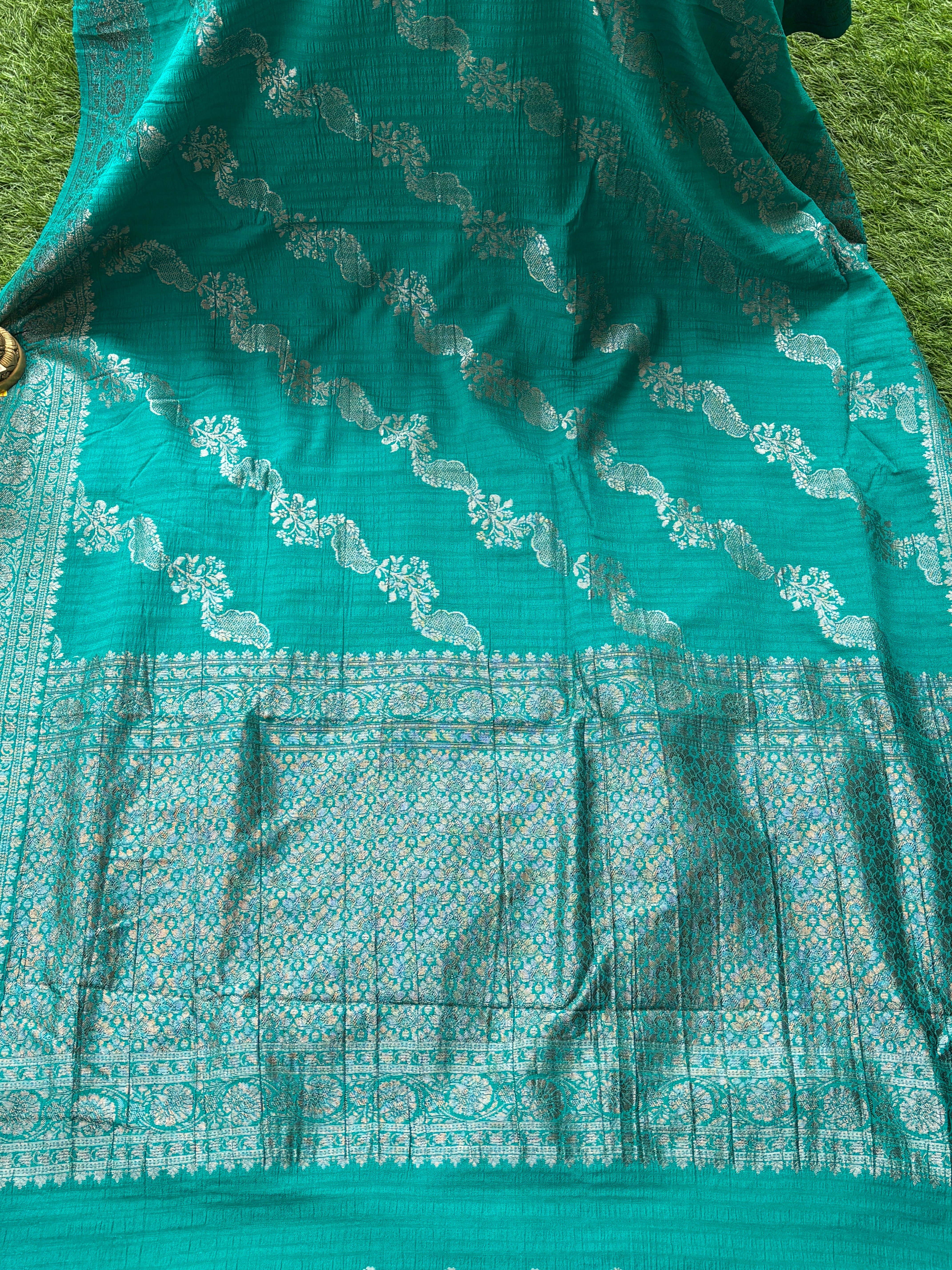 Peacock Green Banarasi Georgette Saree with Laheriya Weaving | Chandrika Lifestyles