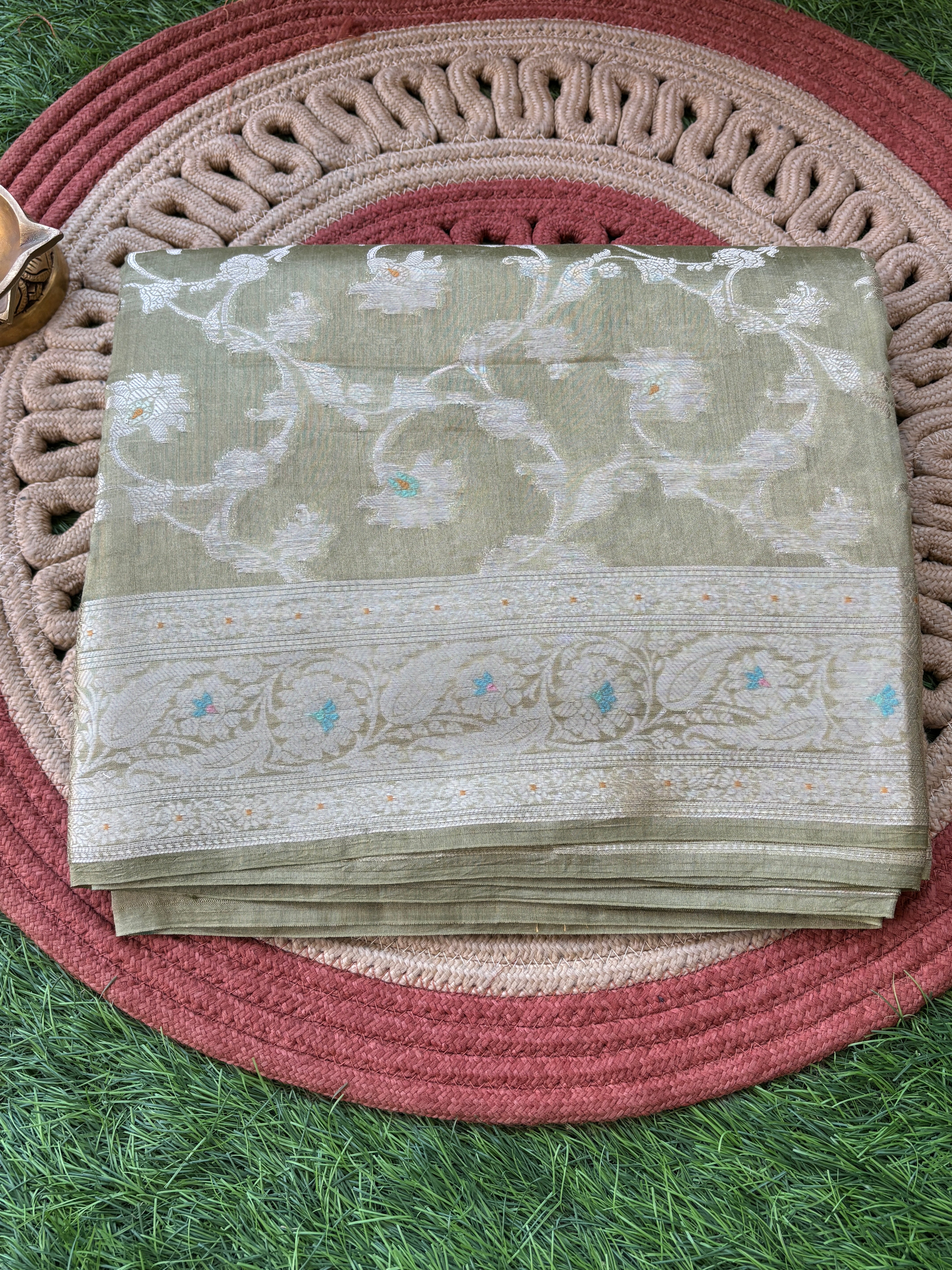 Pastel Green Pure Banarasi Silk Saree with All-Over Weaving and Zari Border