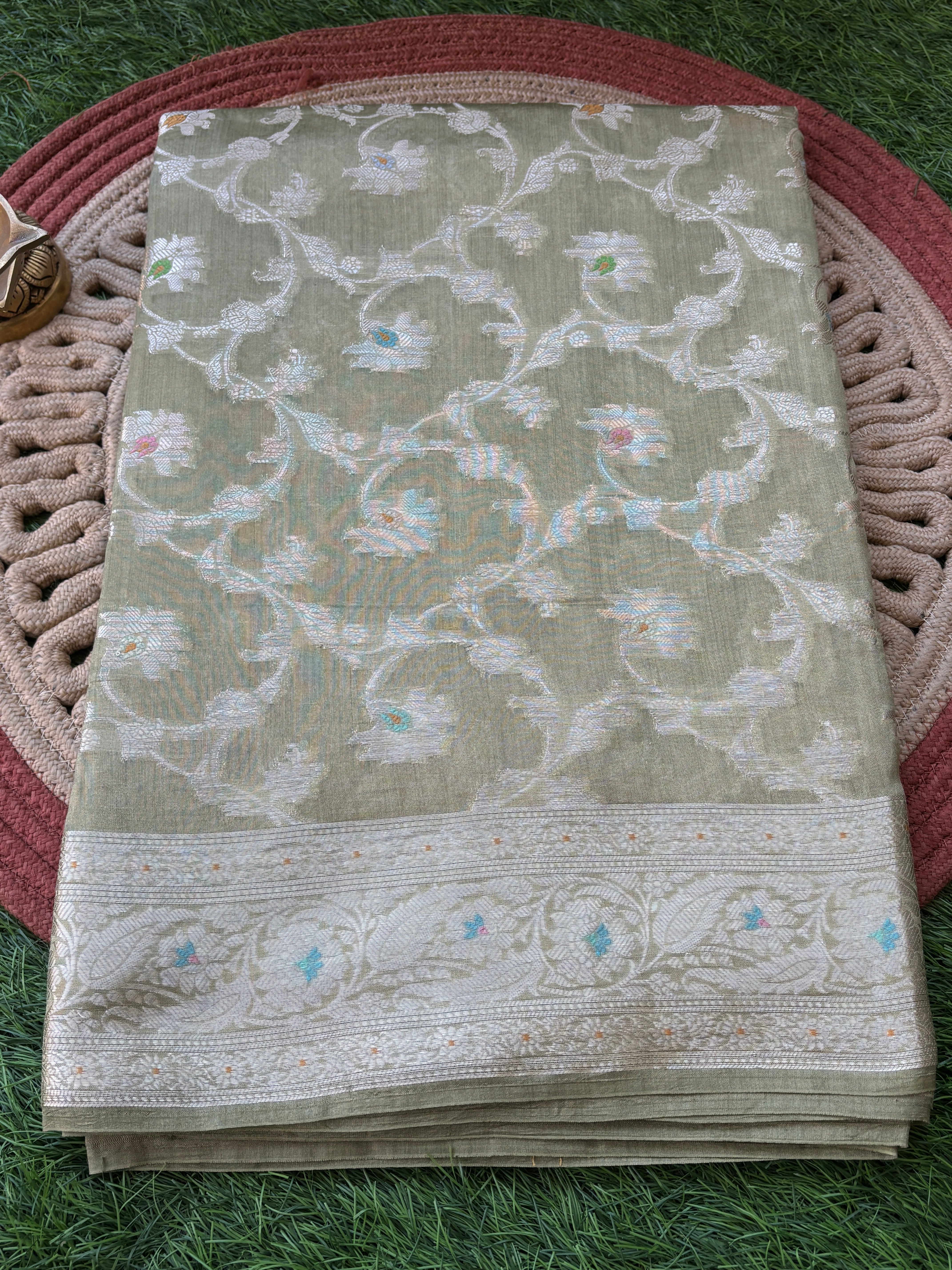 Pastel Green Pure Banarasi Silk Saree with All-Over Weaving and Zari Border