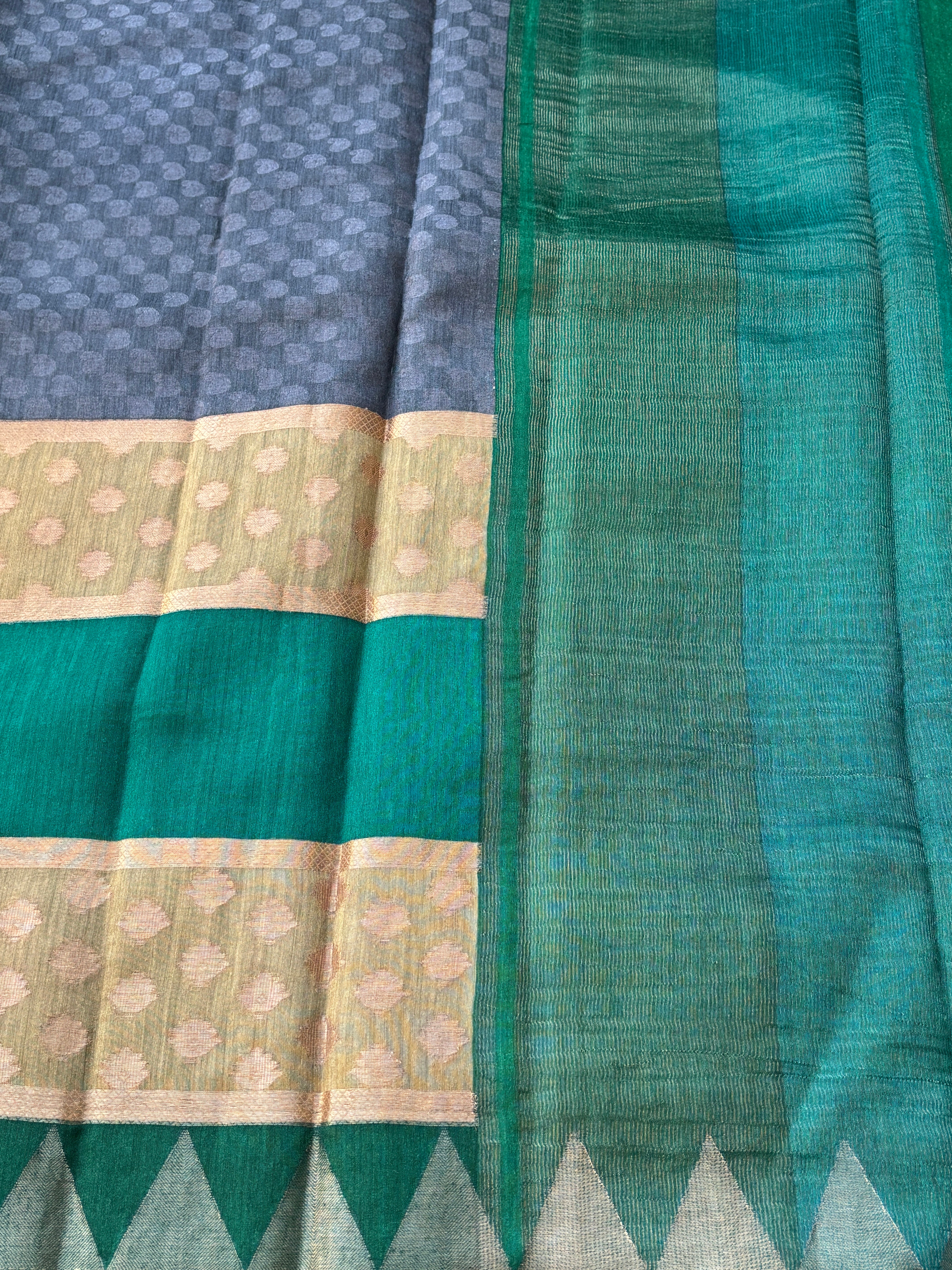 Pure Munga Silk Saree in Grey & Green with All-Over Weaving and Zari Woven Pallu