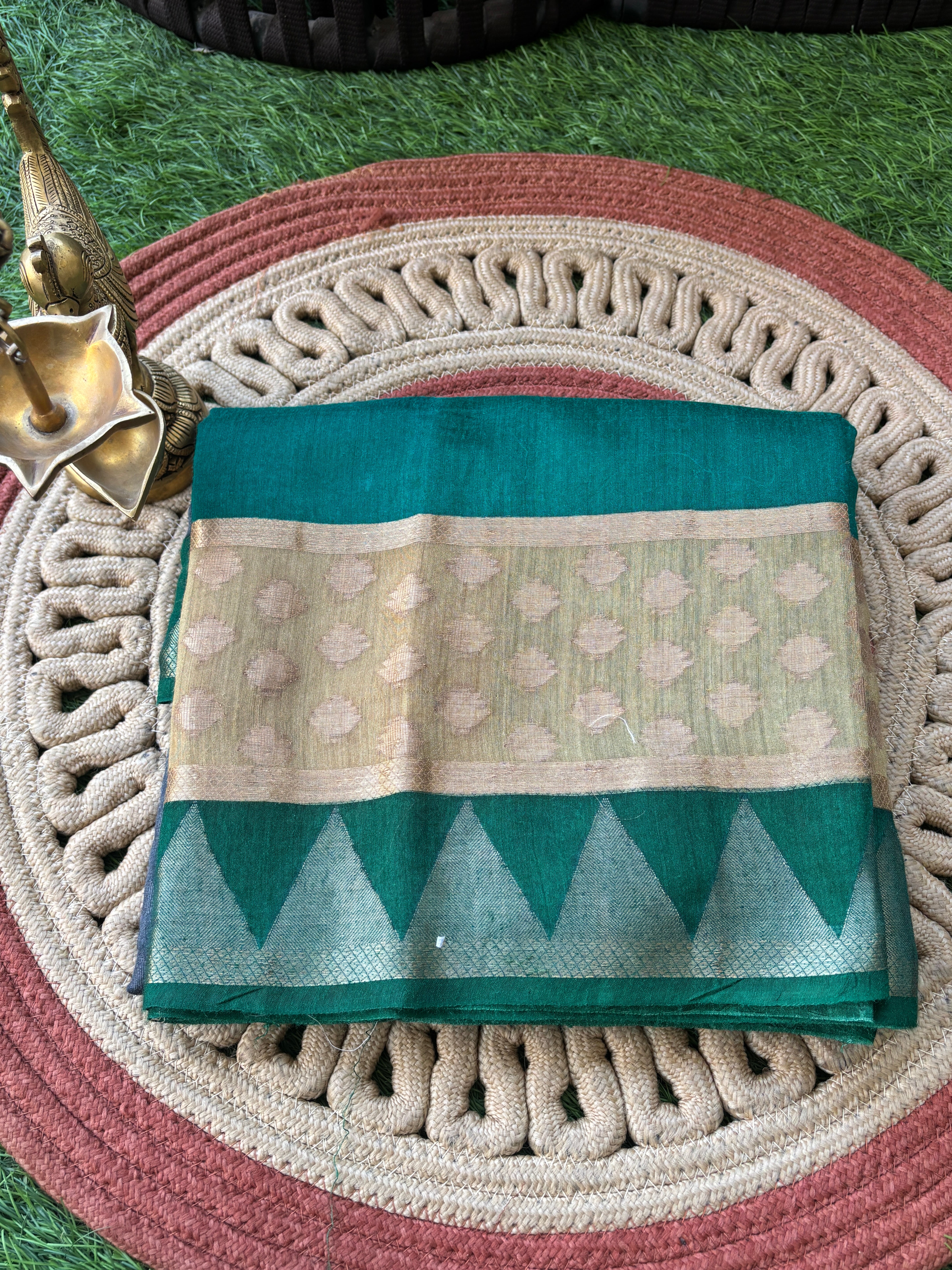 Pure Munga Silk Saree in Grey & Green with All-Over Weaving and Zari Woven Pallu