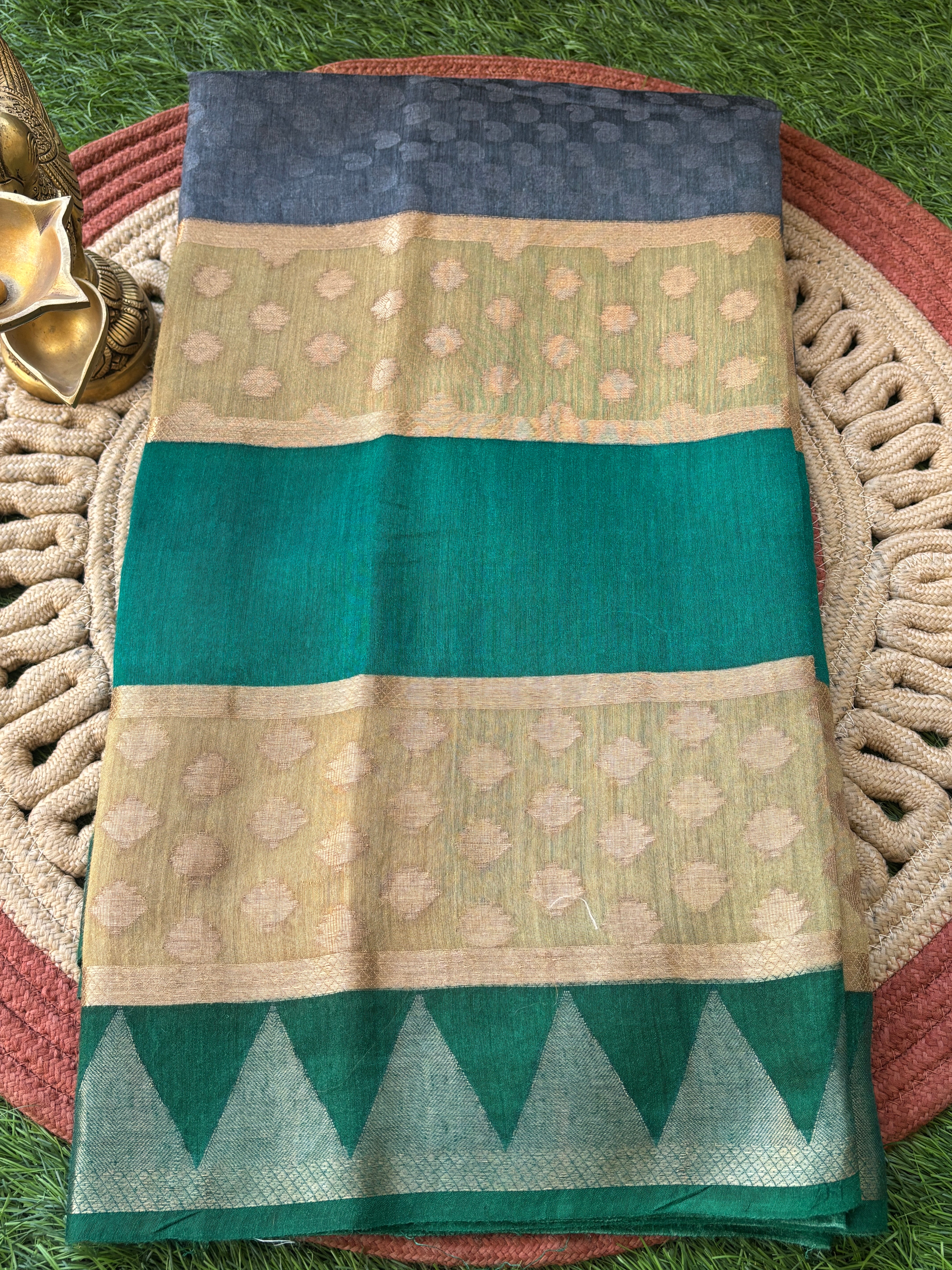 Pure Munga Silk Saree in Grey & Green with All-Over Weaving and Zari Woven Pallu