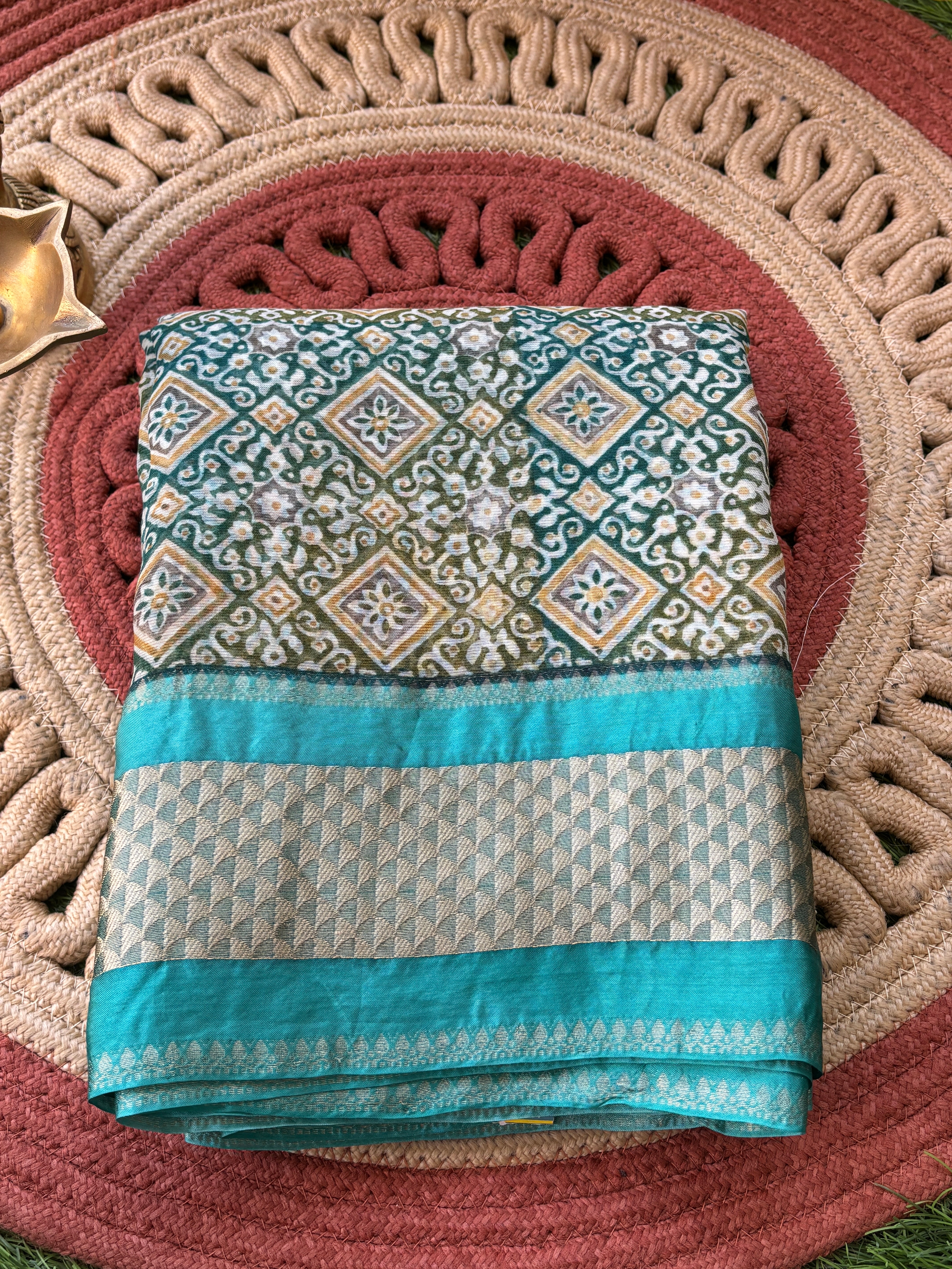 Sea Blue Maheshwari Silk Saree with Zari Border – Chandrika Lifestyles