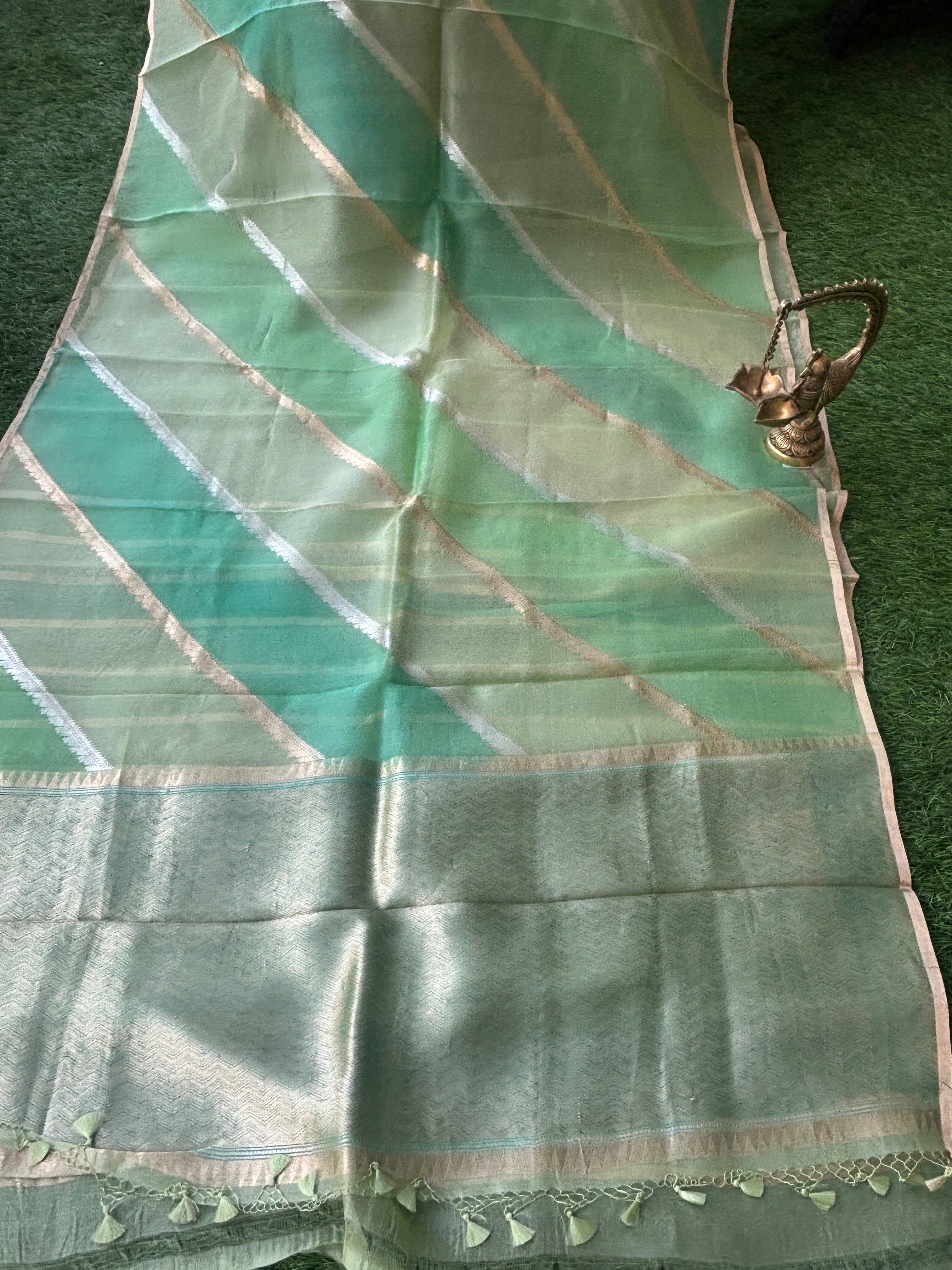 Pista Green Pure Kora Organza Handloom Banarasi Saree with Sonarupa Zari Butti Leheriya