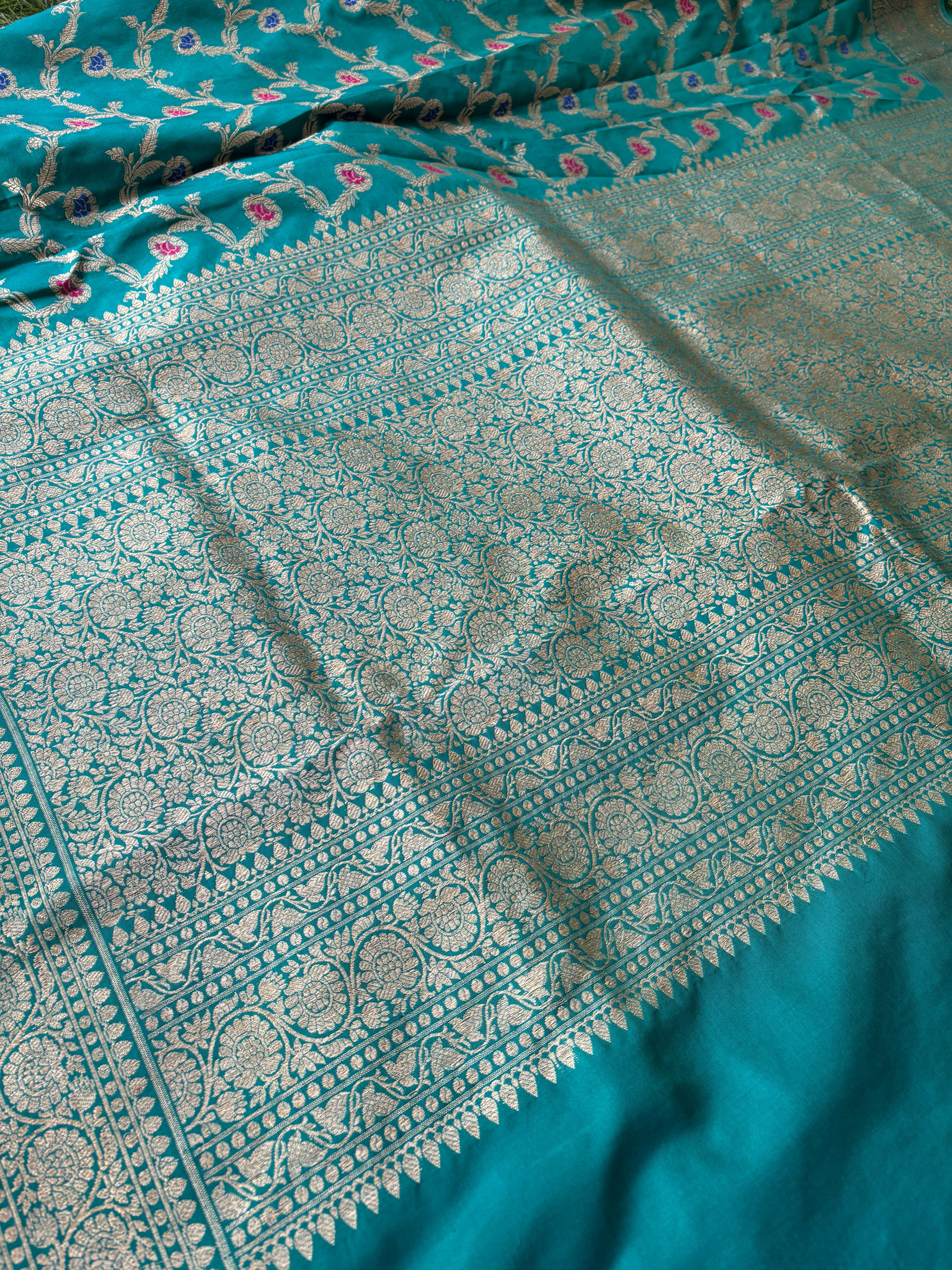 Pure silk banarasi peacock green all over jaal weaved saree
