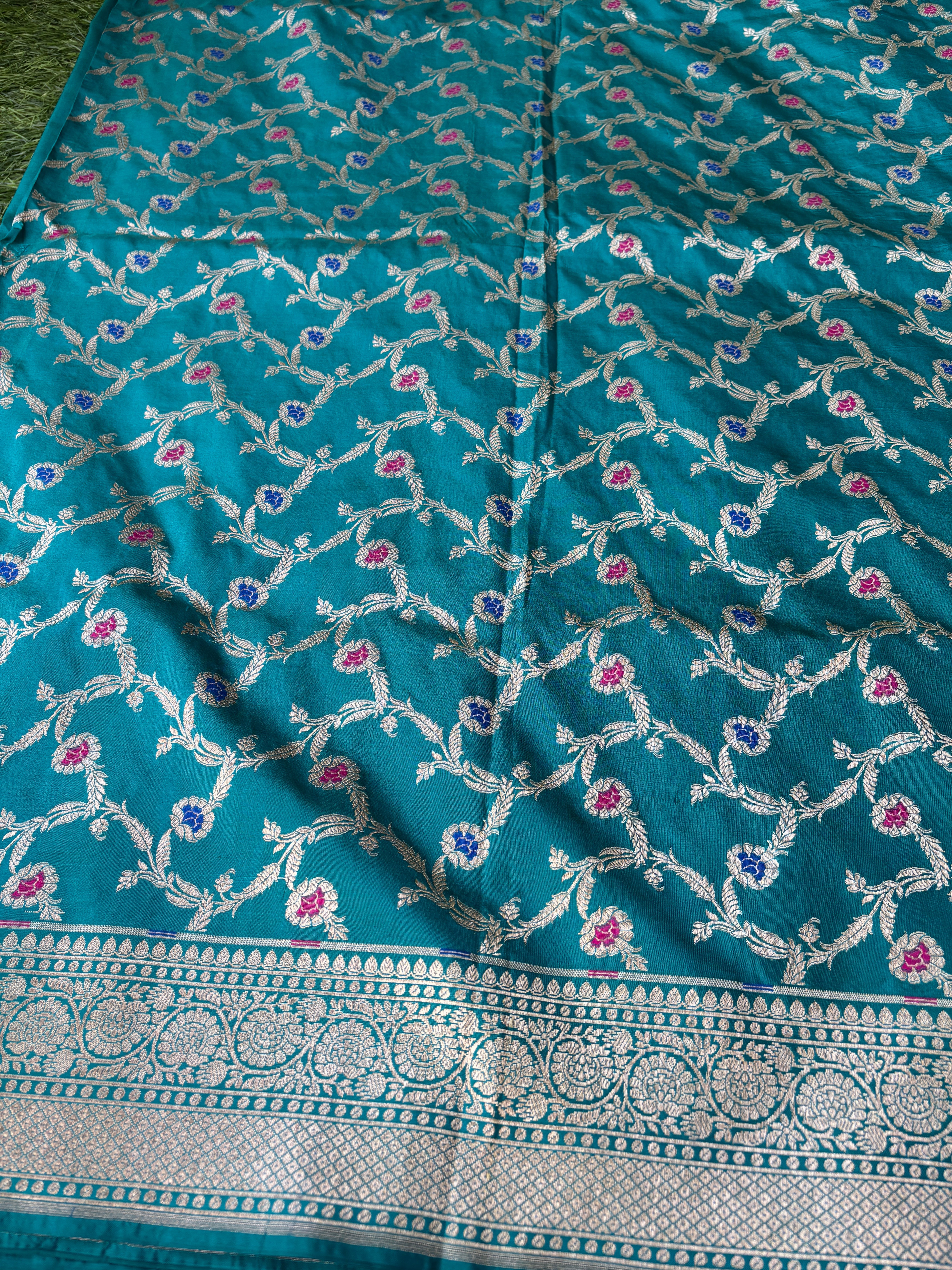 Pure silk banarasi peacock green all over jaal weaved saree