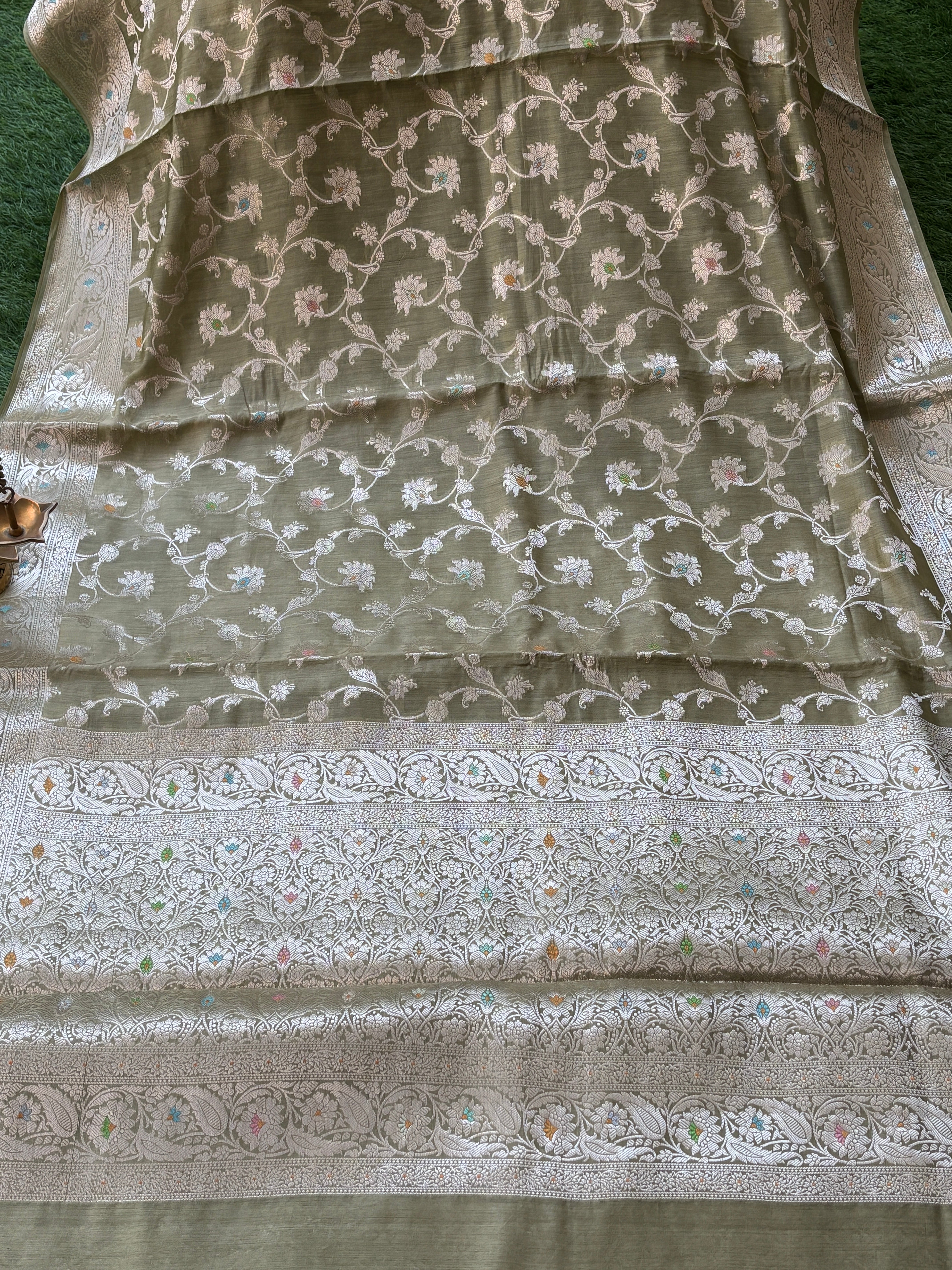 Pastel Green Pure Banarasi Silk Saree with All-Over Weaving and Zari Border