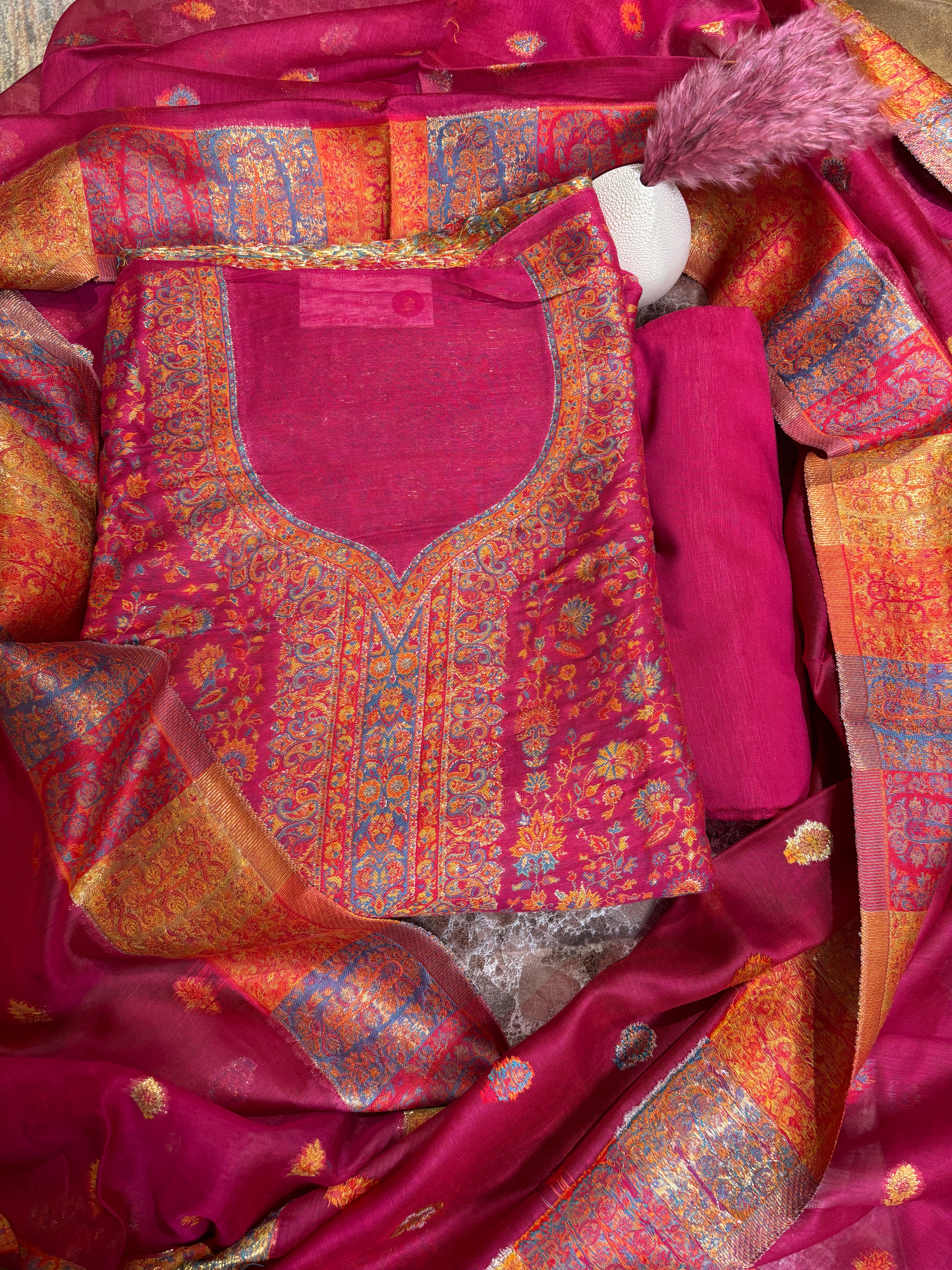 Pure kani Silk Royal Pink Banarasi Suit Material with All Over Meenakari & Meenakari Woven Dupatta