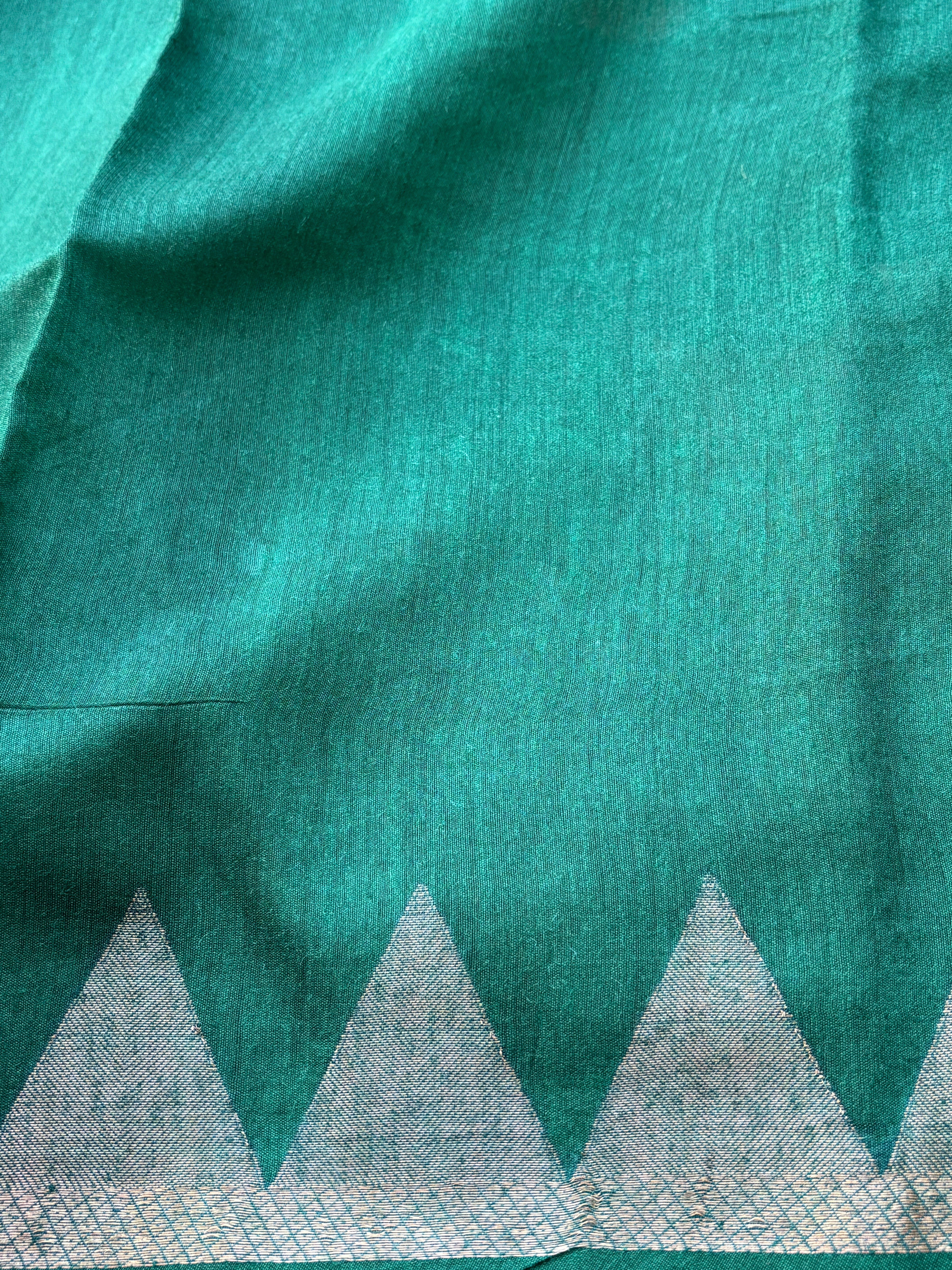 Pure Munga Silk Saree in Grey & Green with All-Over Weaving and Zari Woven Pallu