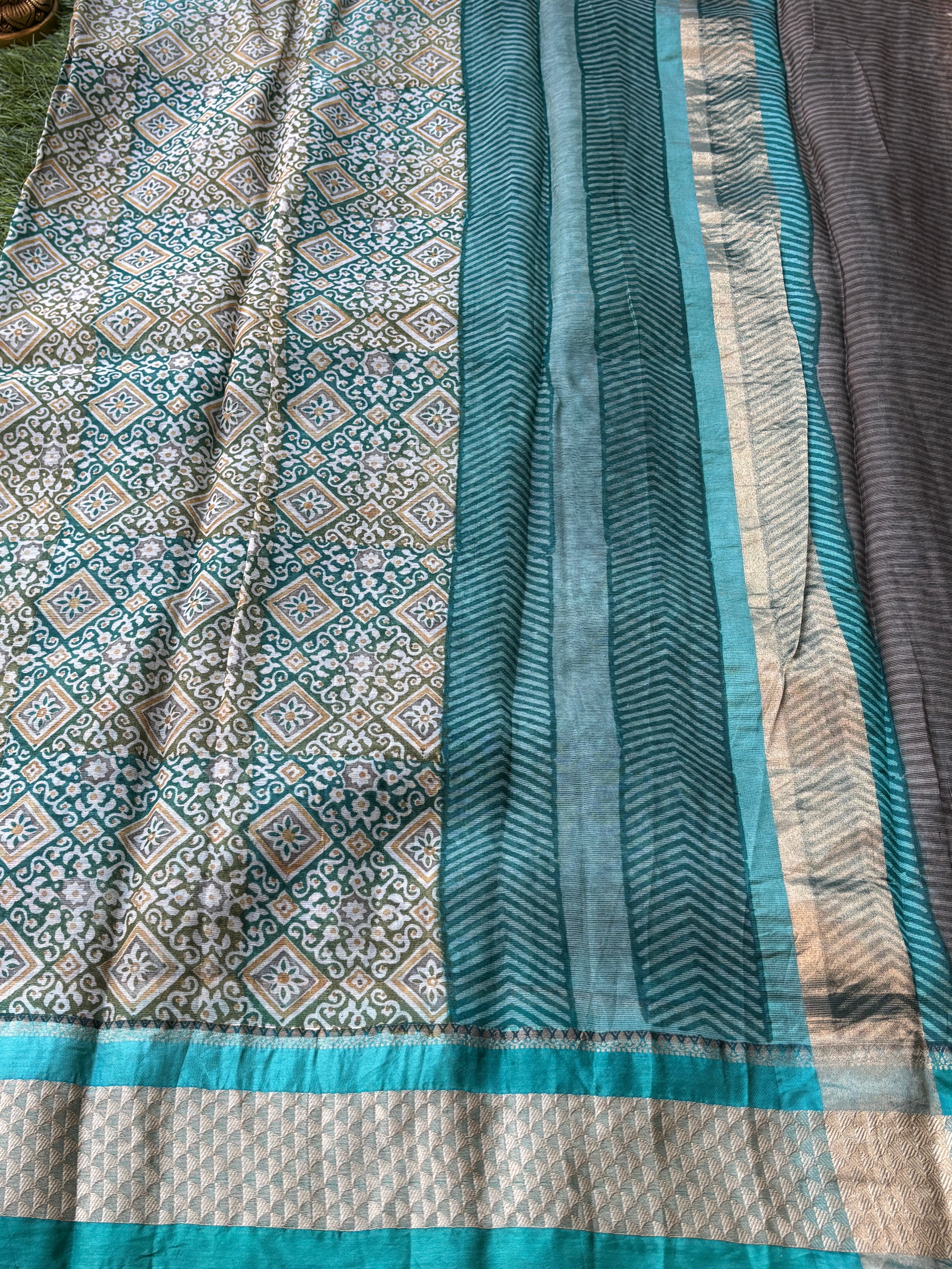 Lightweight Sea Blue Maheshwari Silk Saree with Classic Zari Border
